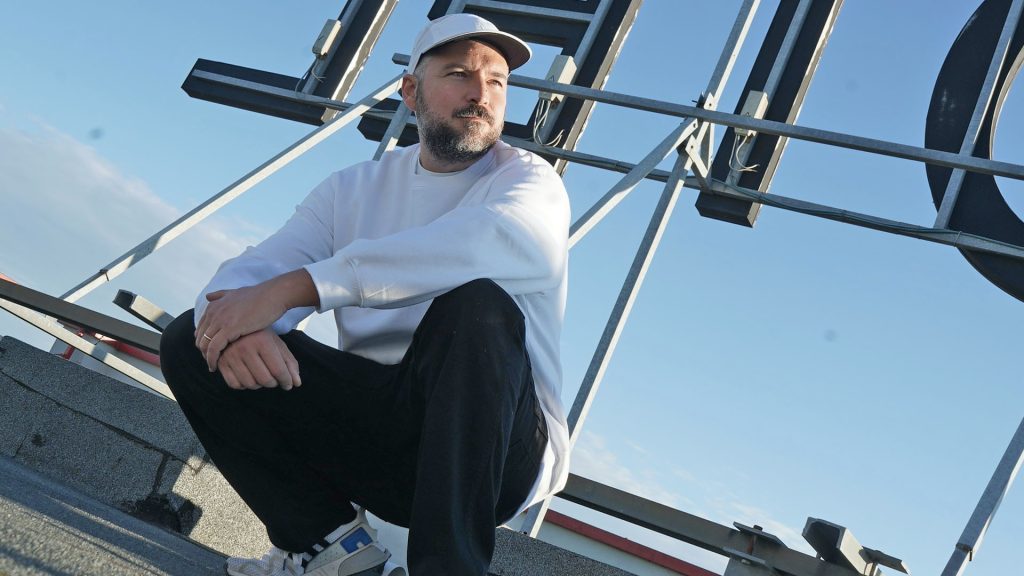 Il conscious rap di Kose torna a far riflettere in "Plus Ultra"