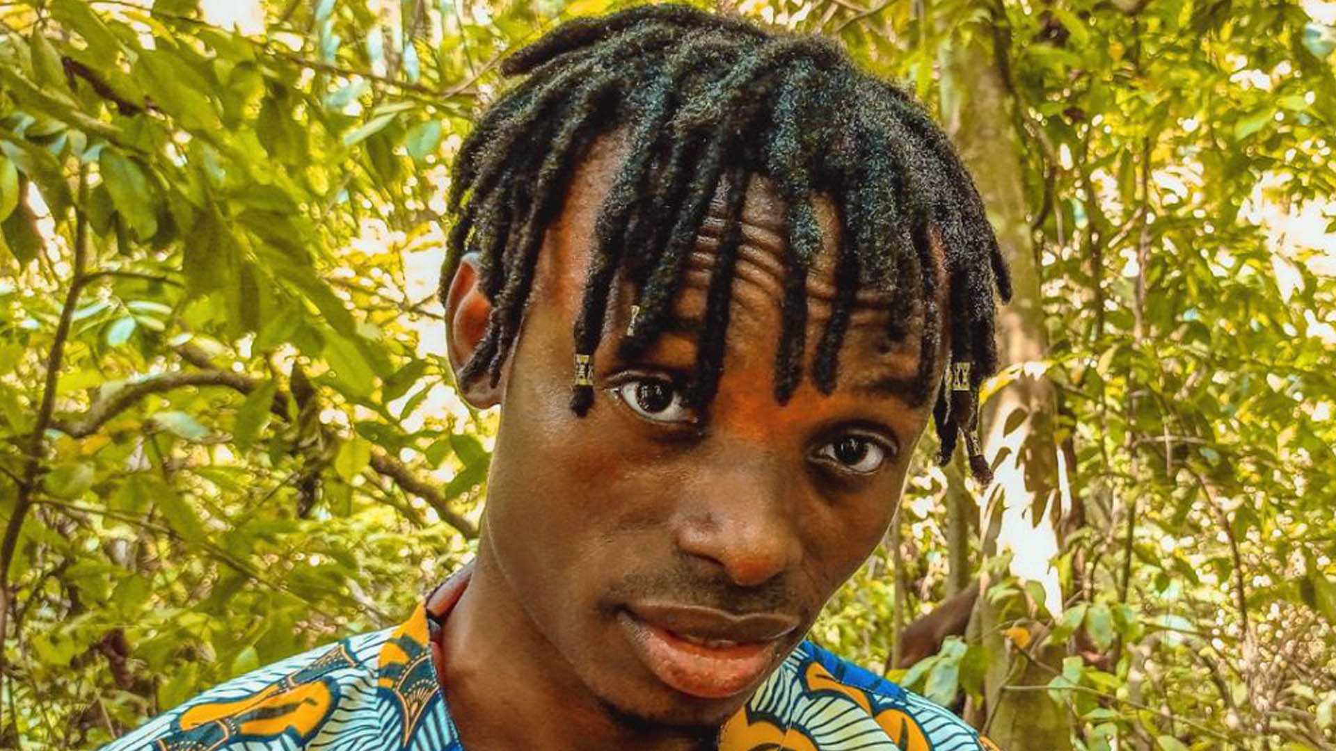 Chris Obehi e tutta la sua voglia di vivere in "Mami Wata"