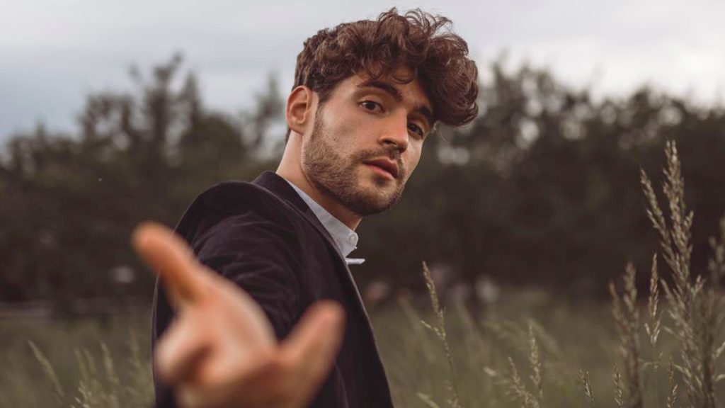 Matteo Faustini esce con "3 livelli"