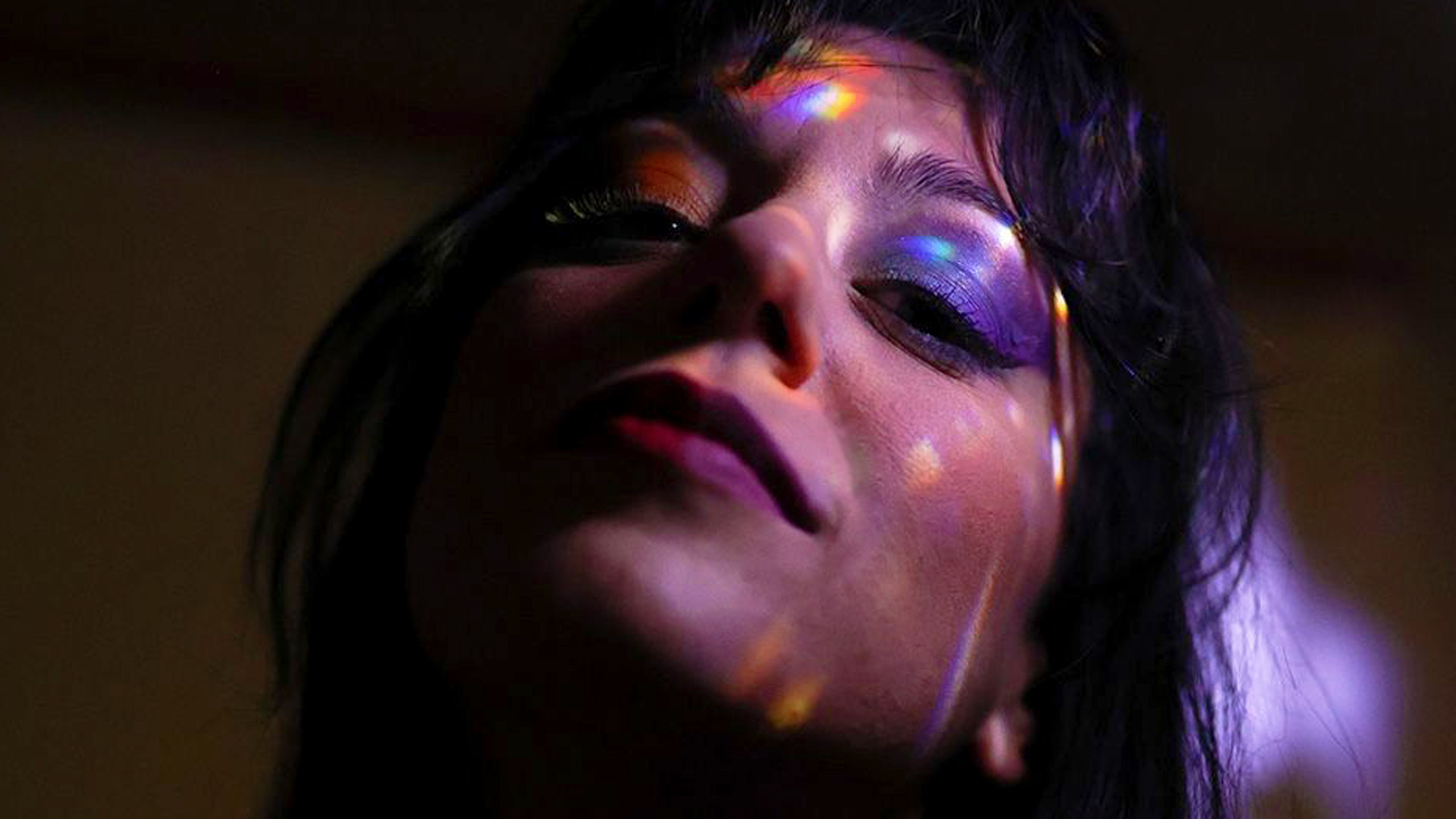 Yael illumina e fortica l'anima con "GAP"