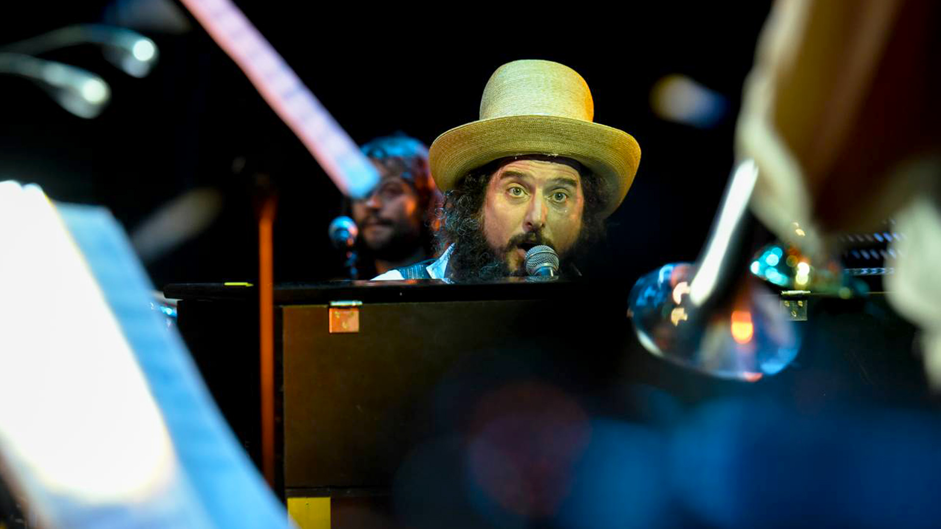 Vinicio Capossela torna a sorprenderci