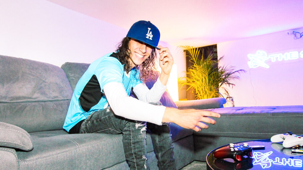 JCEE fuori con "Cozy"