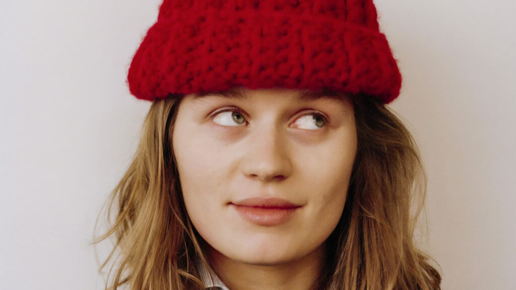 girl in red: "Too Much"