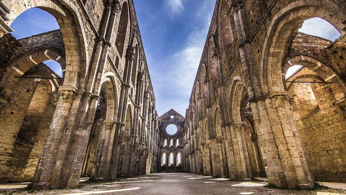 Abbazia di San Galgano: la Chiesa Senza Tetto