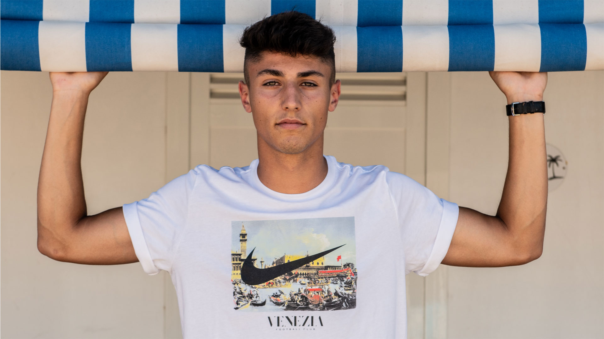 T-Shirt con opere d'arte: i più bei quadri da indossare