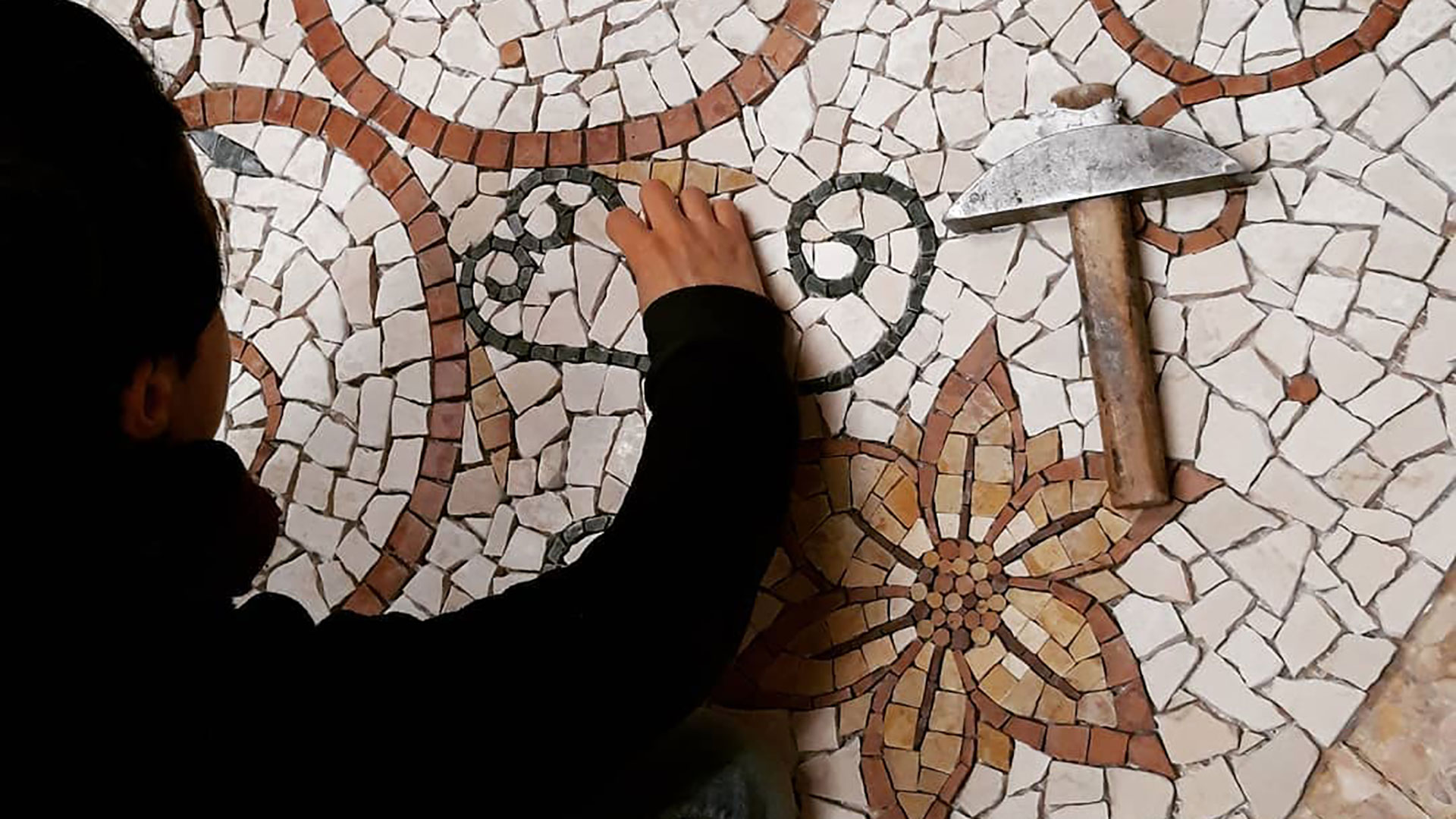Il mosaico artistico: una tecnica antica dal fascino straordinario