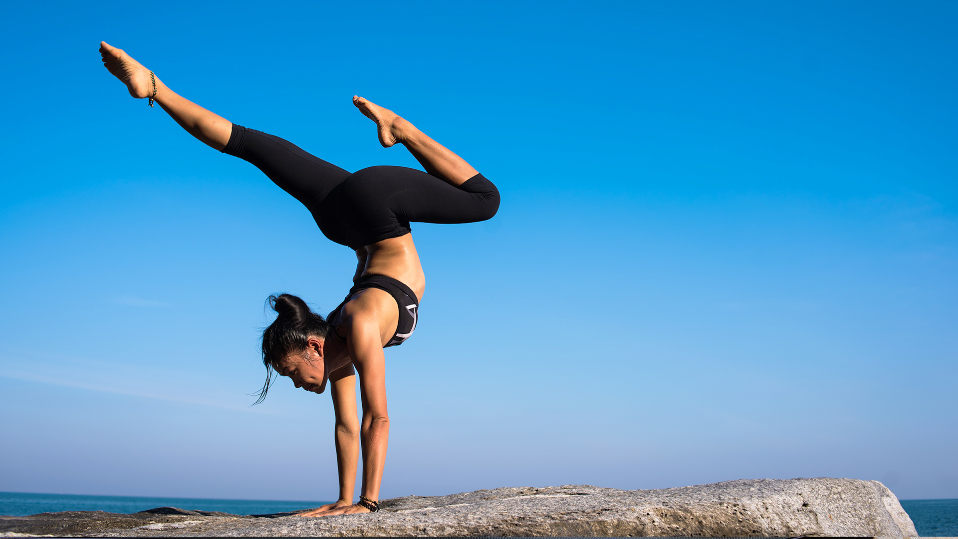 Yoga e meditazione in casa per principianti e monaci zen in erba