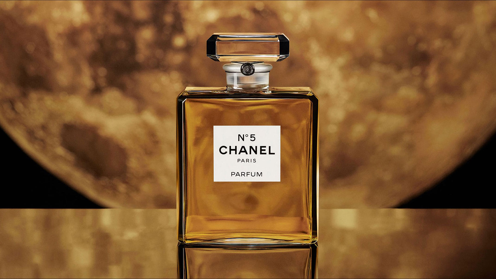 Chanel N°5: da profumo a icona