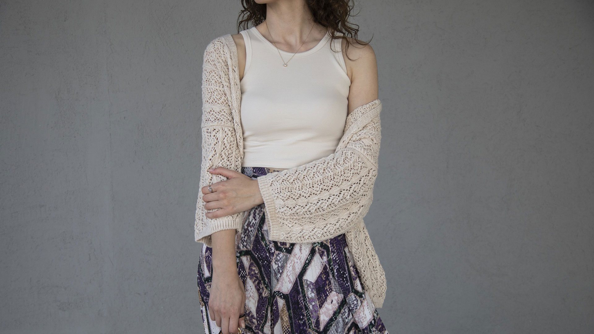 Outfit con cardigan midi