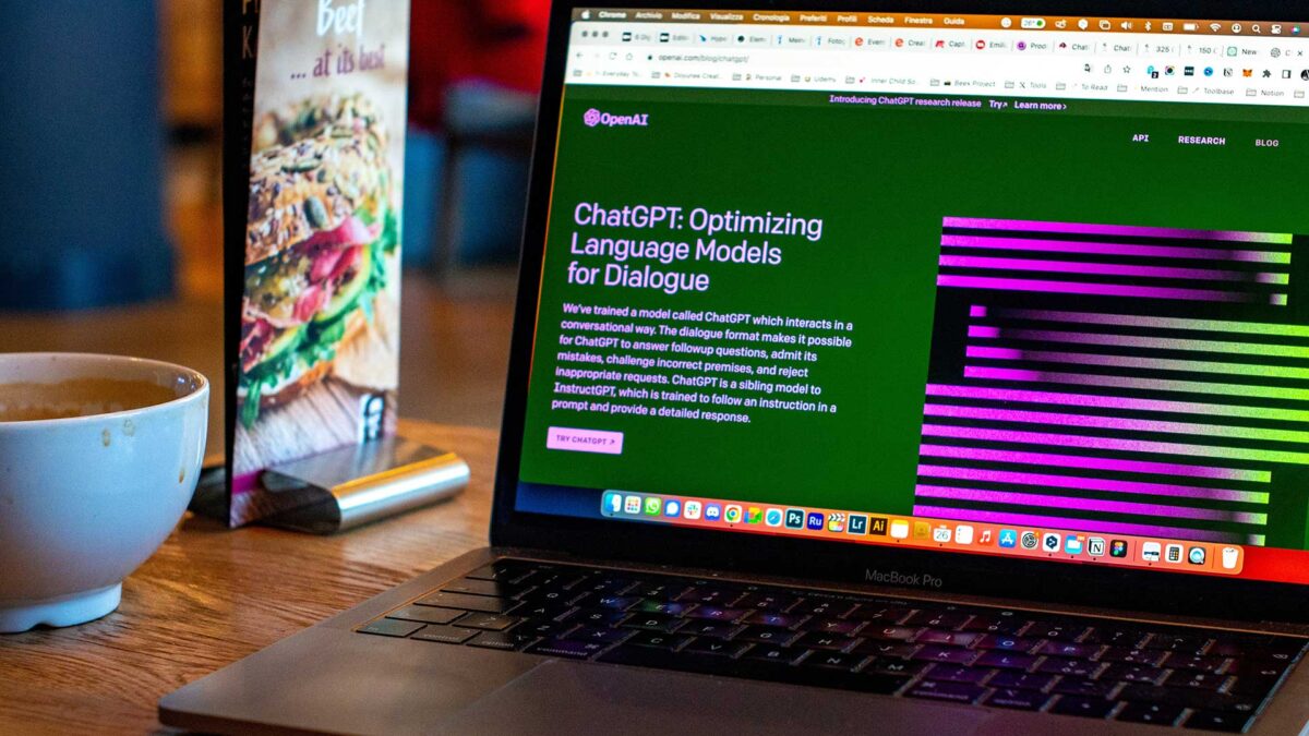 Chat GPT: cos'è, come funziona e perché tutti ne parlano