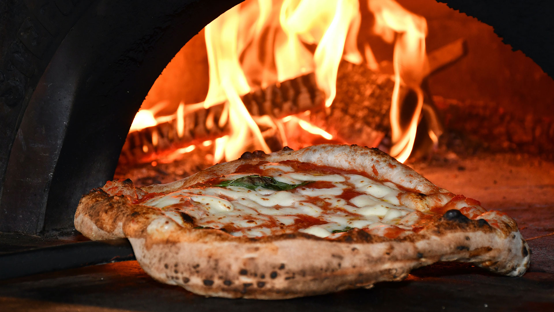 Alla scoperta della meravigliosa arte del pizzaiuolo napoletano