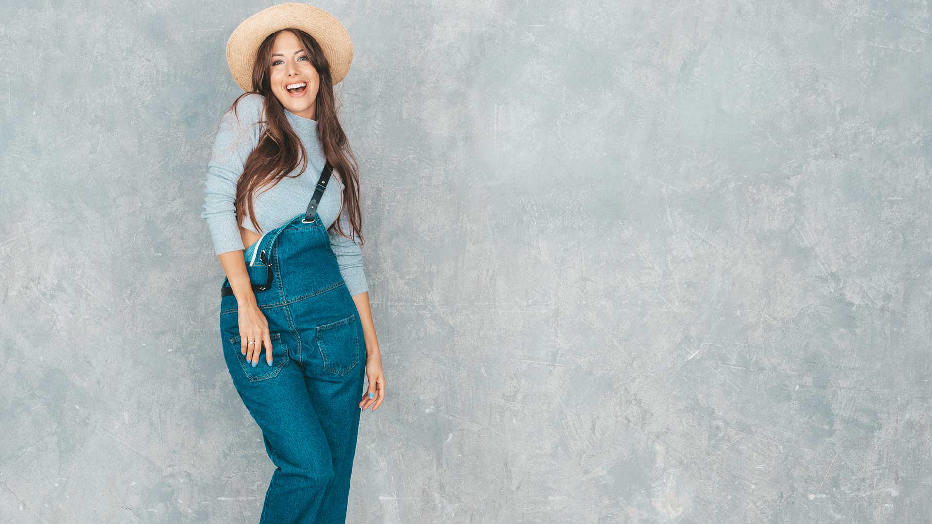 La salopette da donna torna di moda: i look più belli