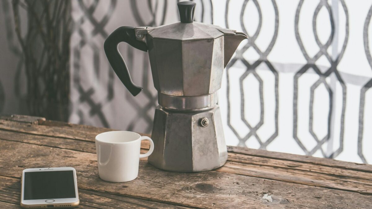 Riciclo creativo: come riutilizzare una vecchia caffettiera