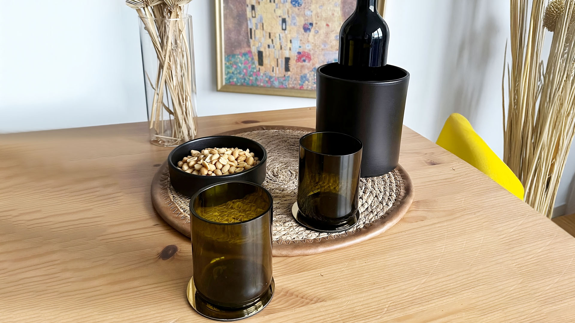 Bicchieri in vetro riciclato da bottiglie di vino